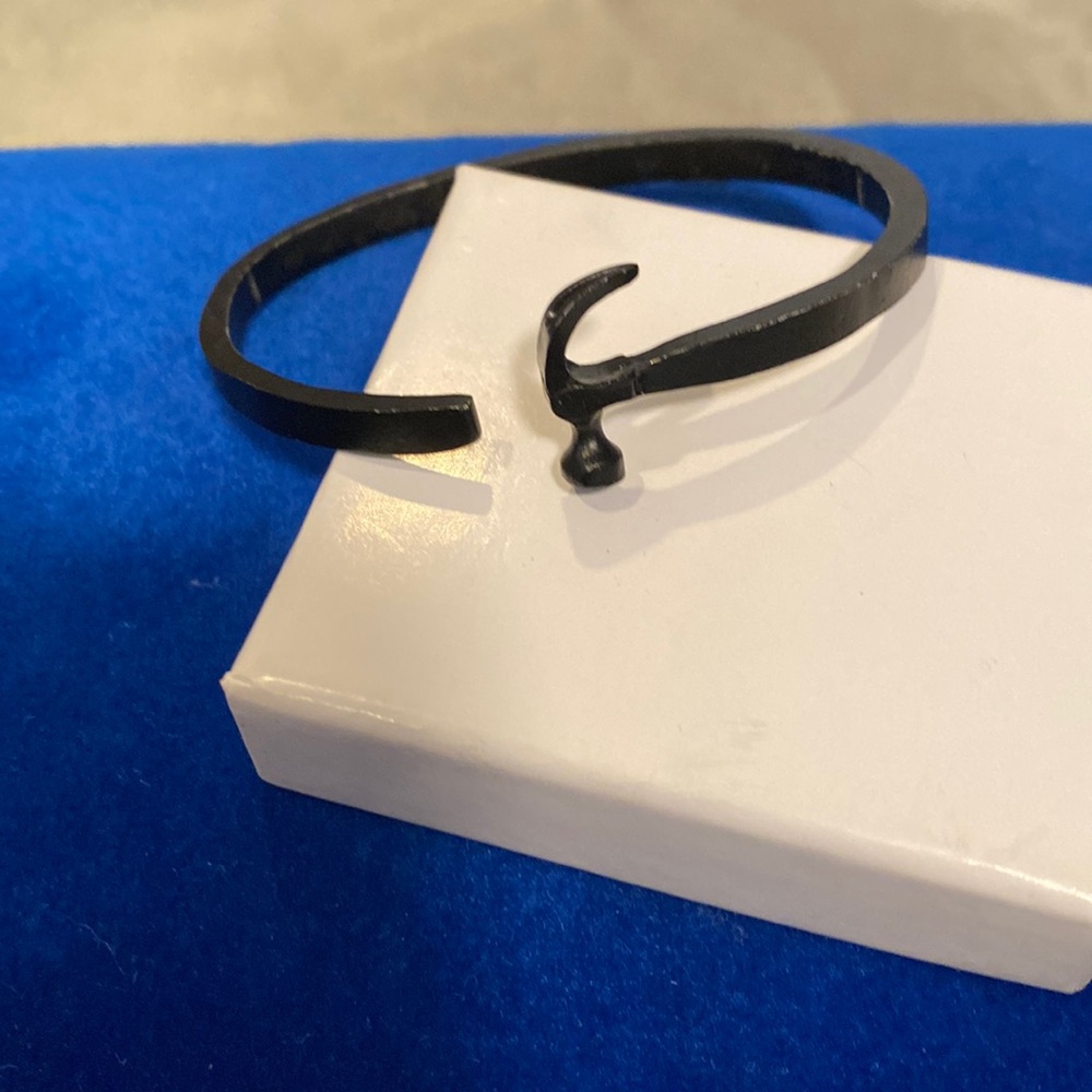Hammer black cuff braclet